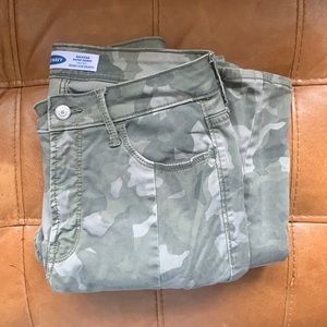 Old Navy Rockstar Super Skinny Camo Pants